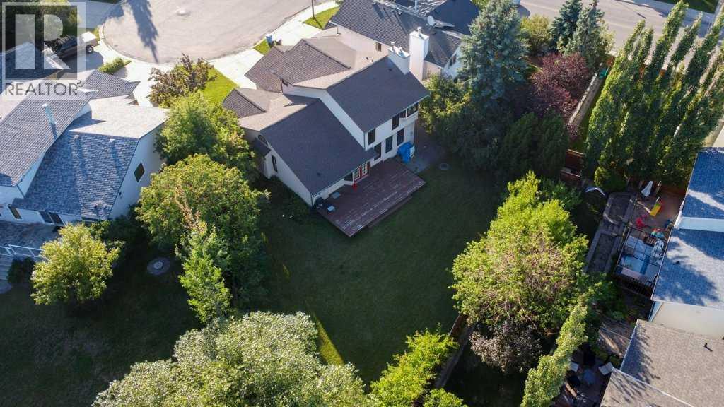 44 Hawkstone Drive NW - 3