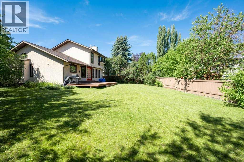44 Hawkstone Drive NW - 34