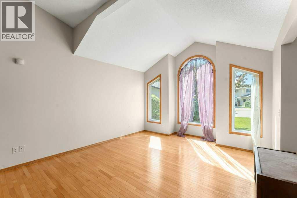 44 Hawkstone Drive NW - 5