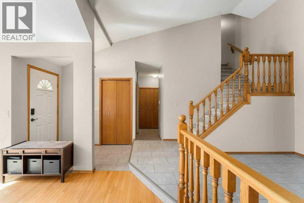 44 Hawkstone Drive NW - 7