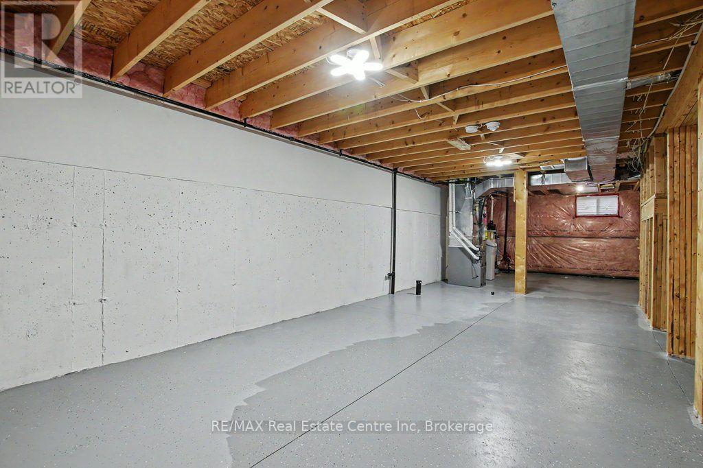 #14 14 AMOS DRIVE - Image 29