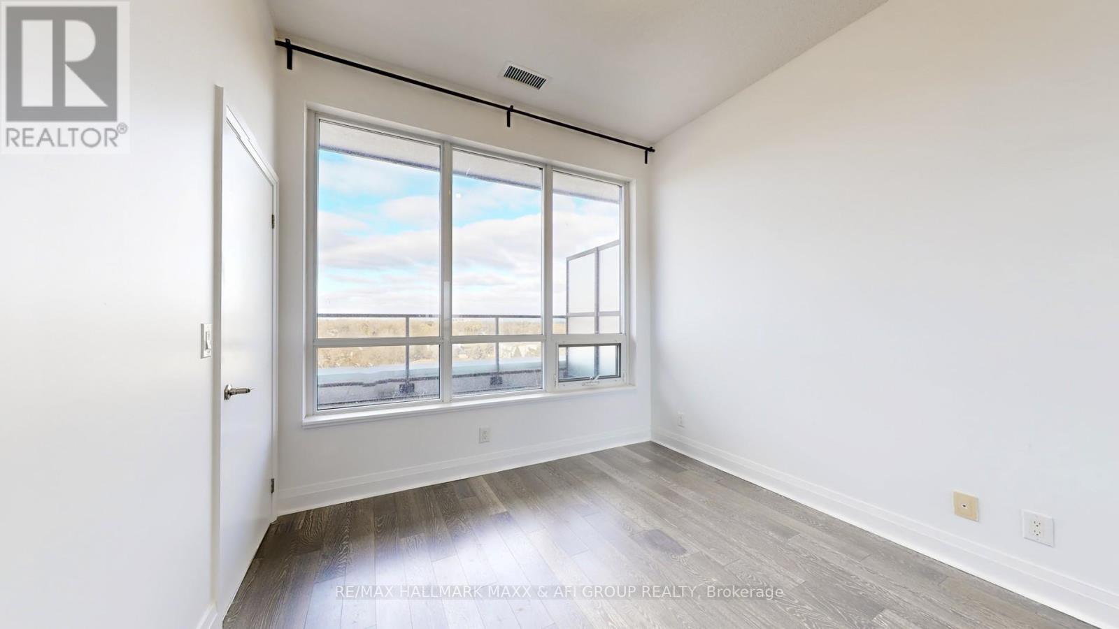 #617 399 SPRING GARDEN AVENUE - 24