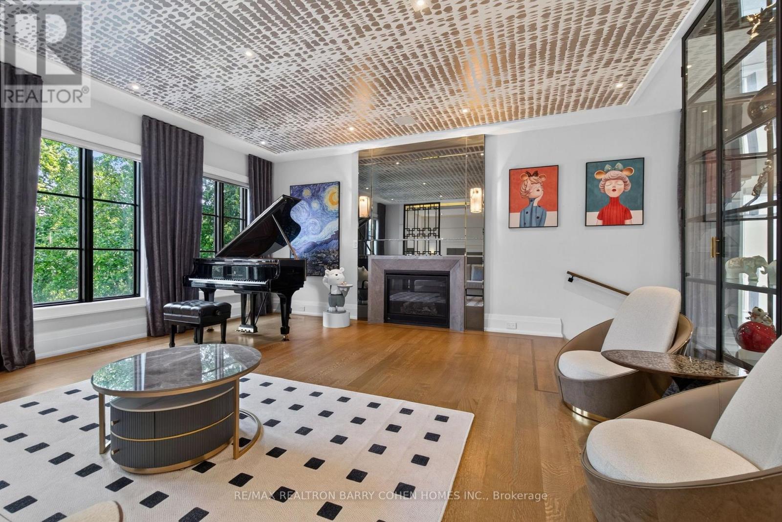 154 YONGE BOULEVARD - 10
