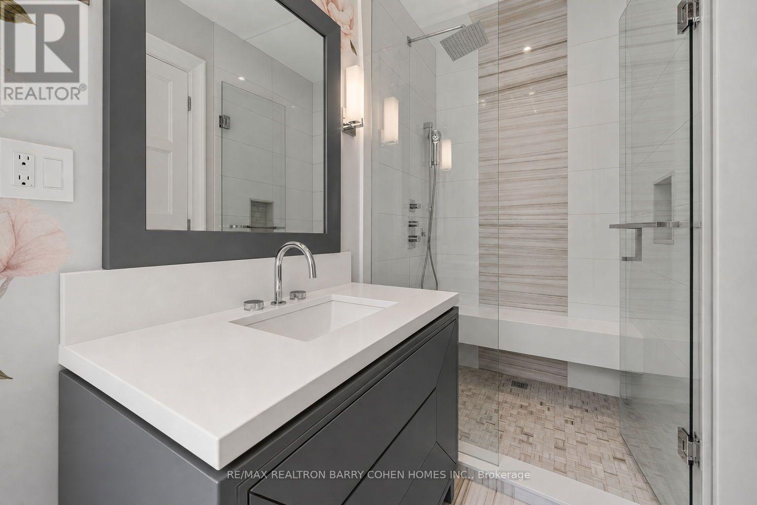 154 YONGE BOULEVARD - 30