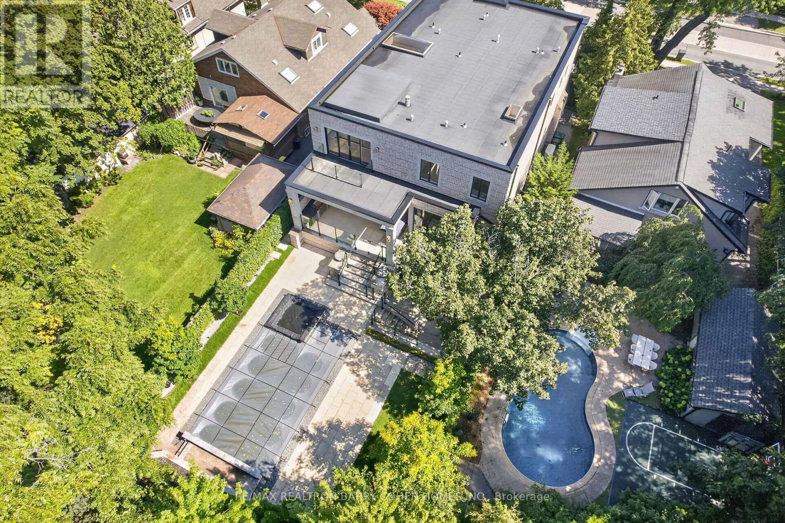 154 YONGE BOULEVARD - 49