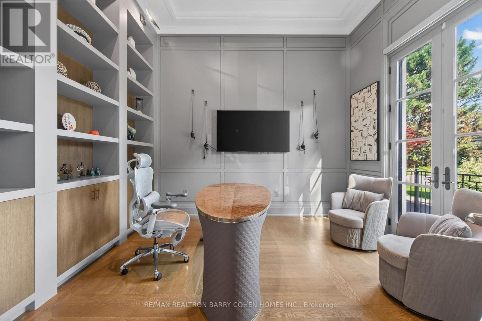 154 YONGE BOULEVARD - 5
