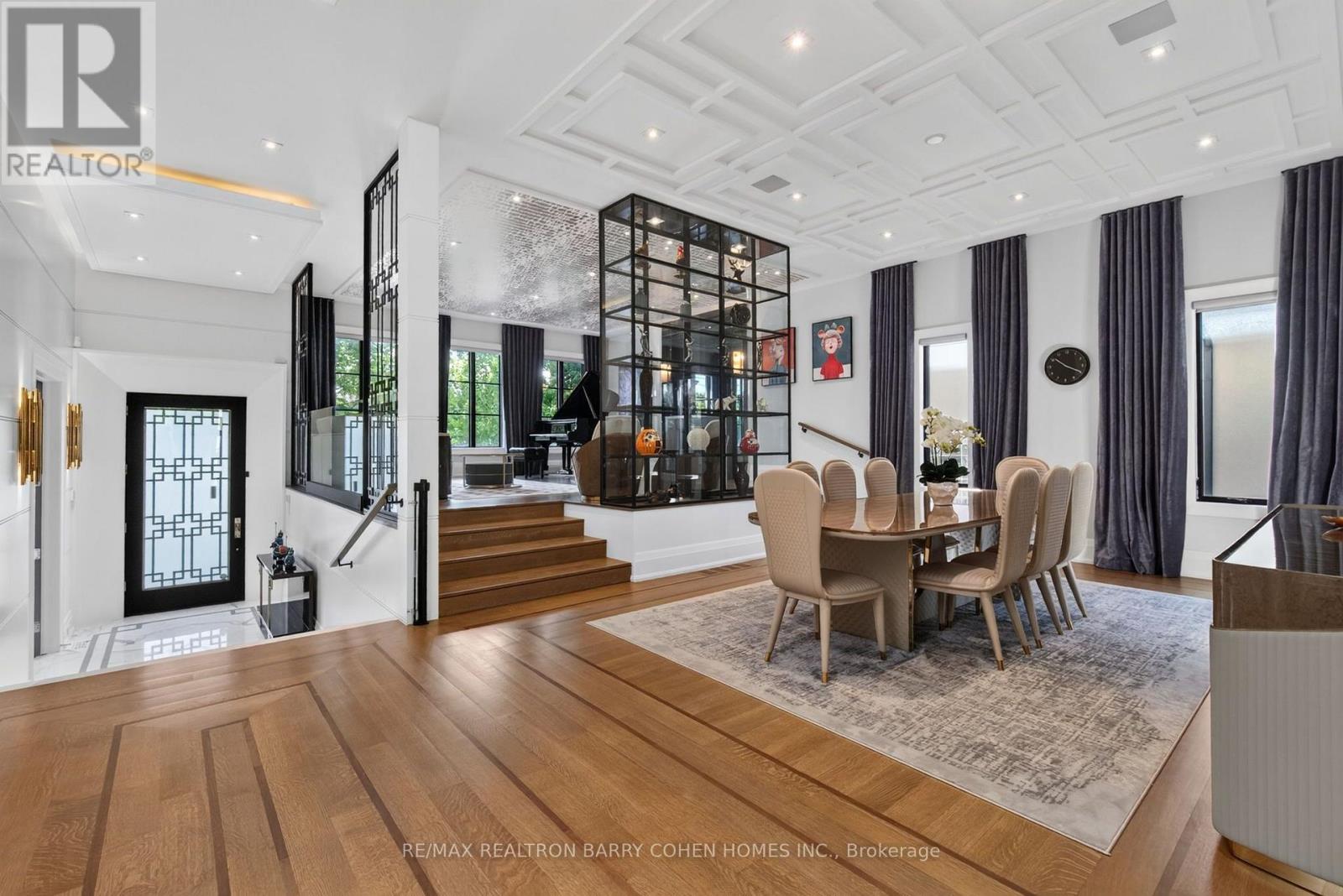 154 YONGE BOULEVARD - 6