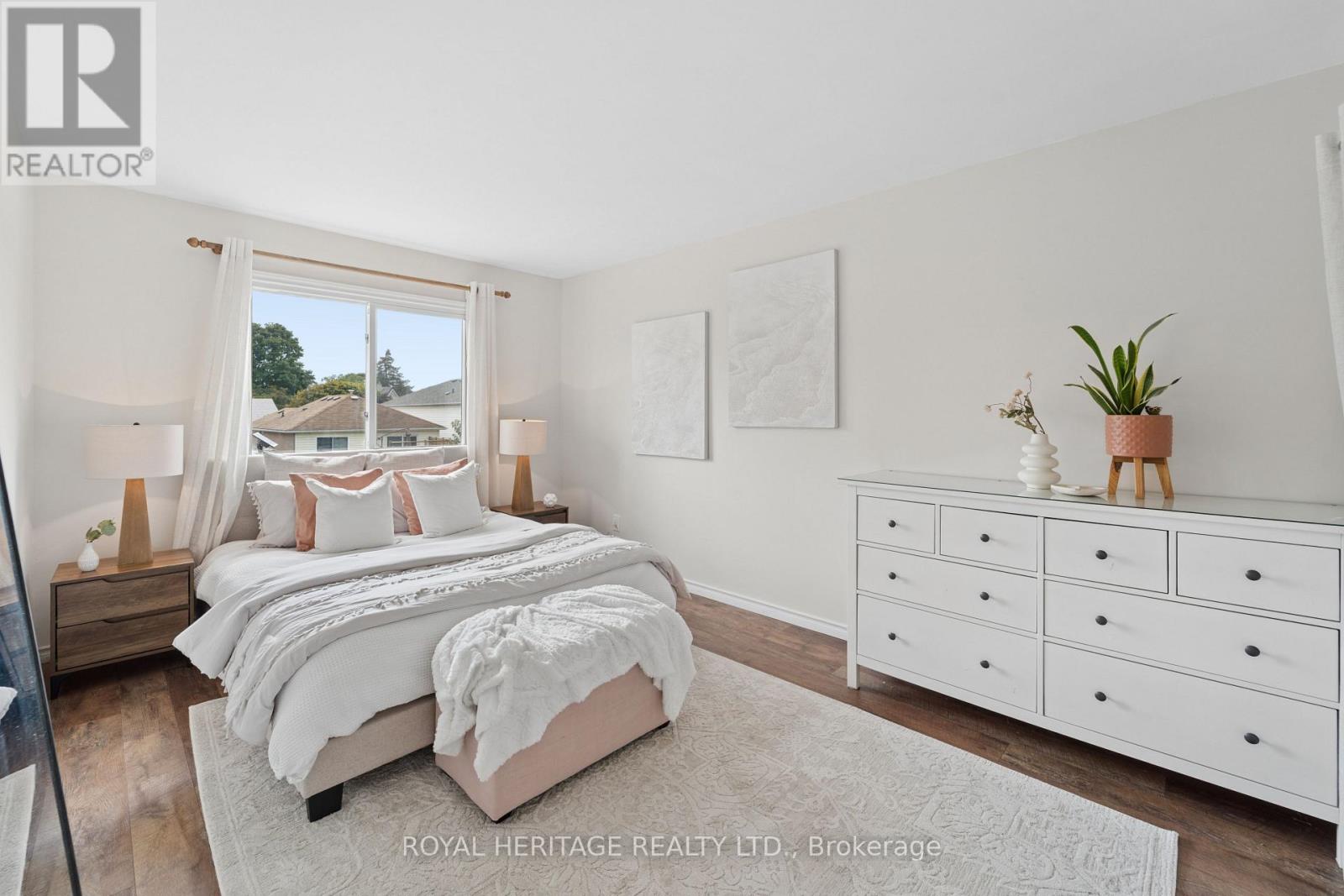 28 GLANVILLE CRESCENT - 12