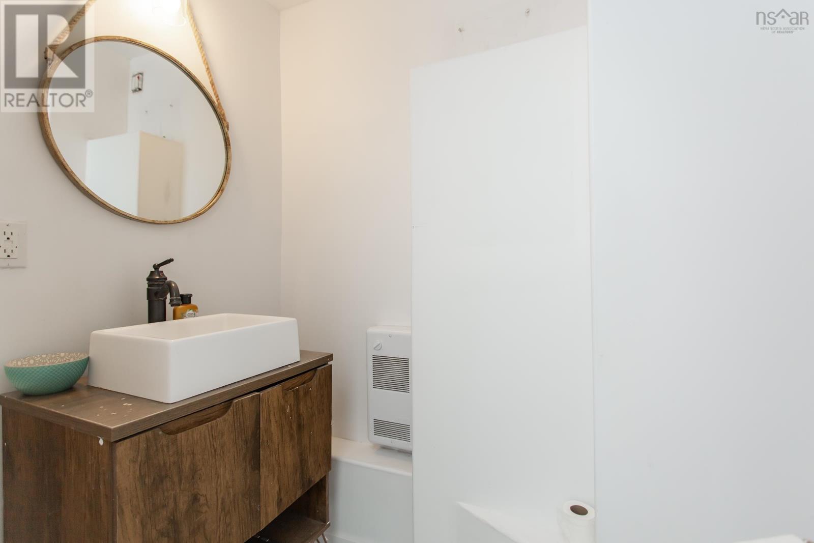 11085 Shore Road - 19