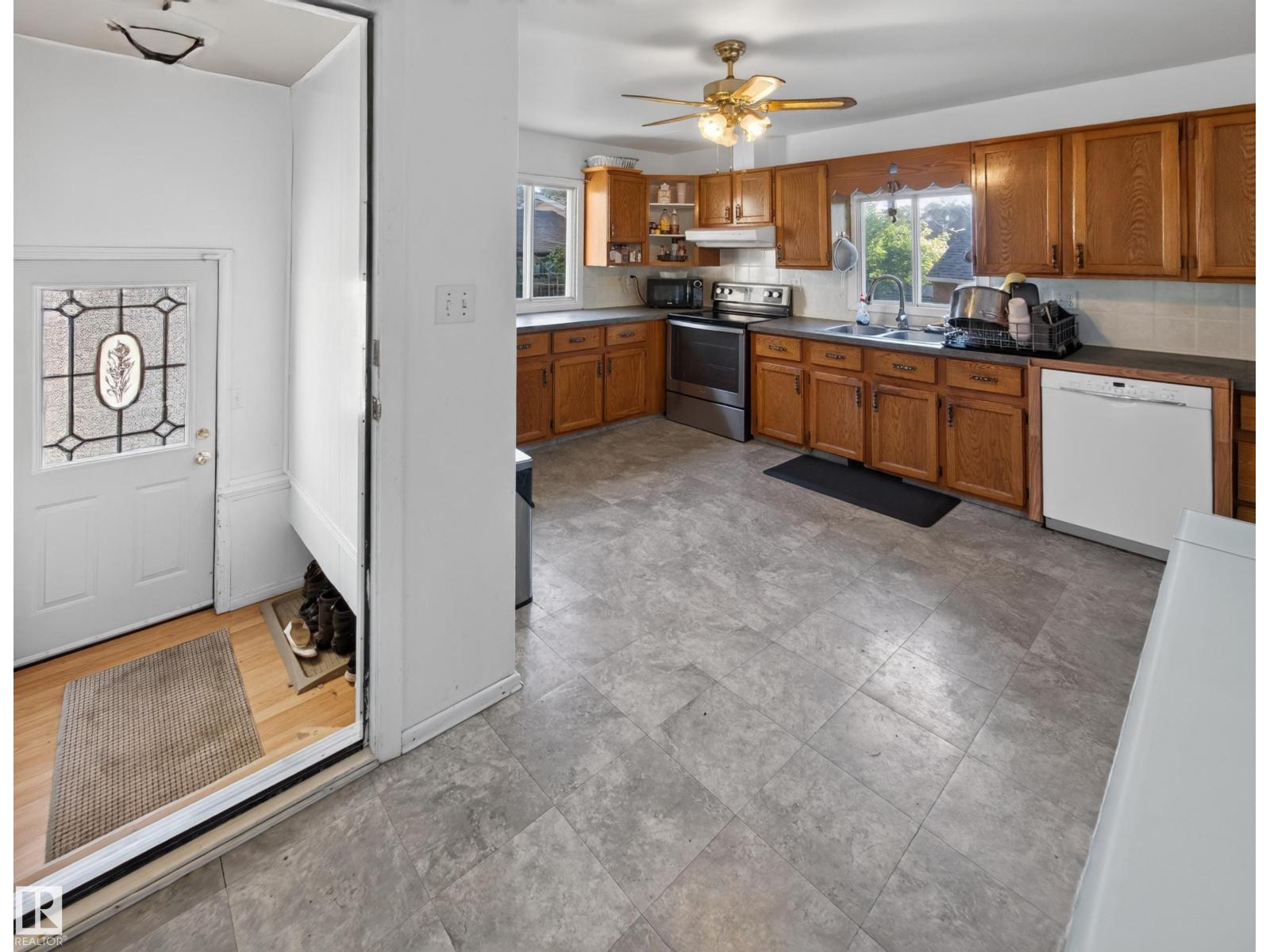 12403 92 ST NW - Image 12
