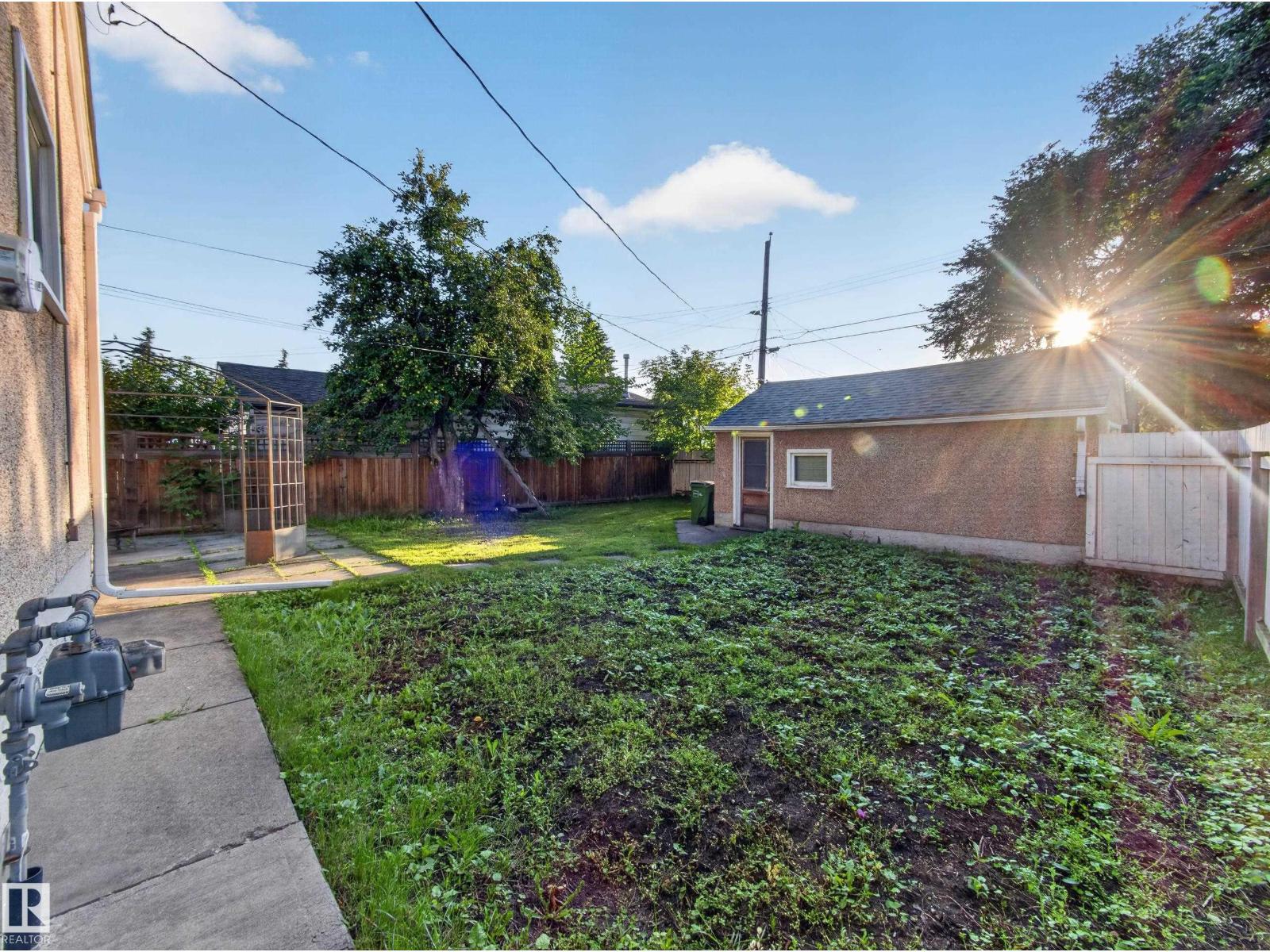 12403 92 ST NW - 44