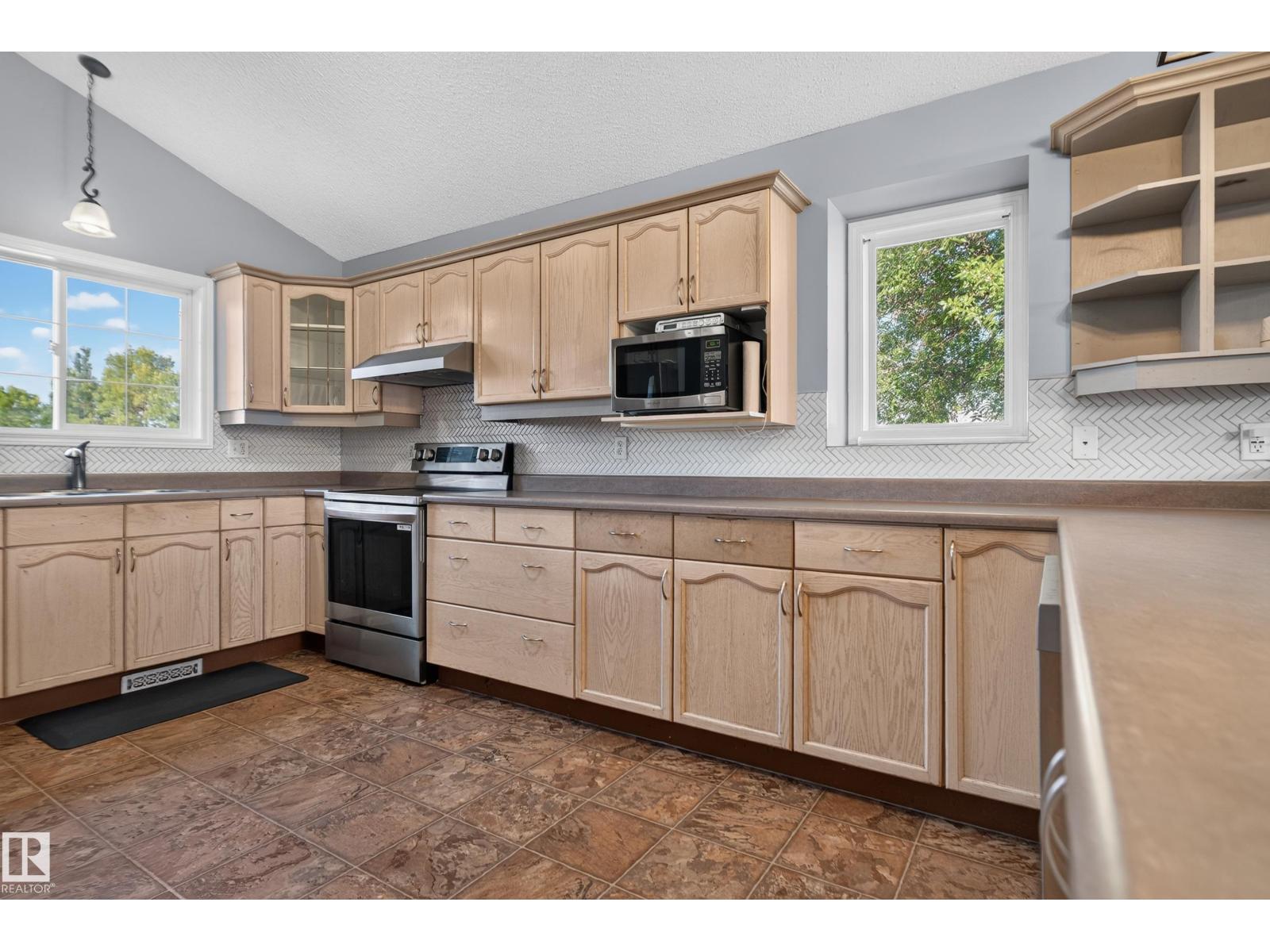 13803 130A AV NW - 17