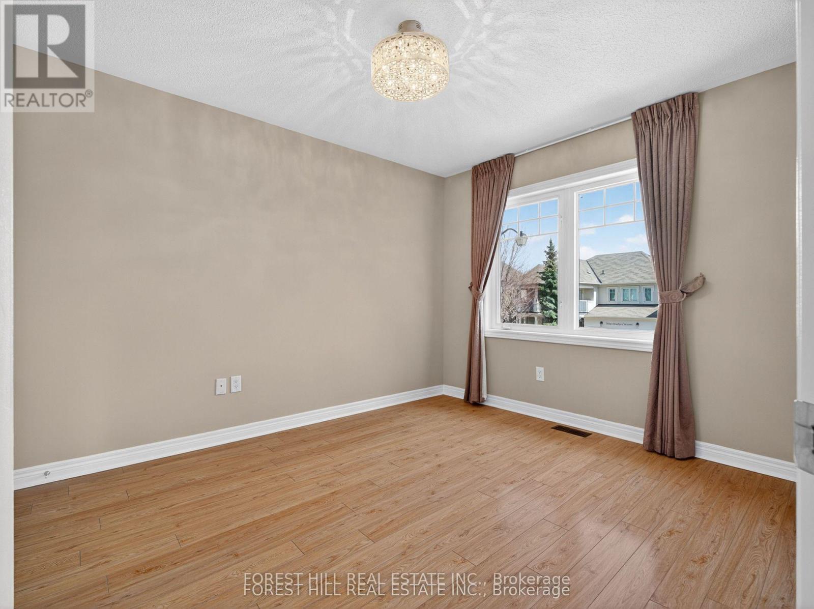 12 STOOKES CRESCENT - 27