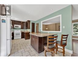 Dining room - 60 Willow Landing Road, Springwater, ON L9X0P9 Photo 8