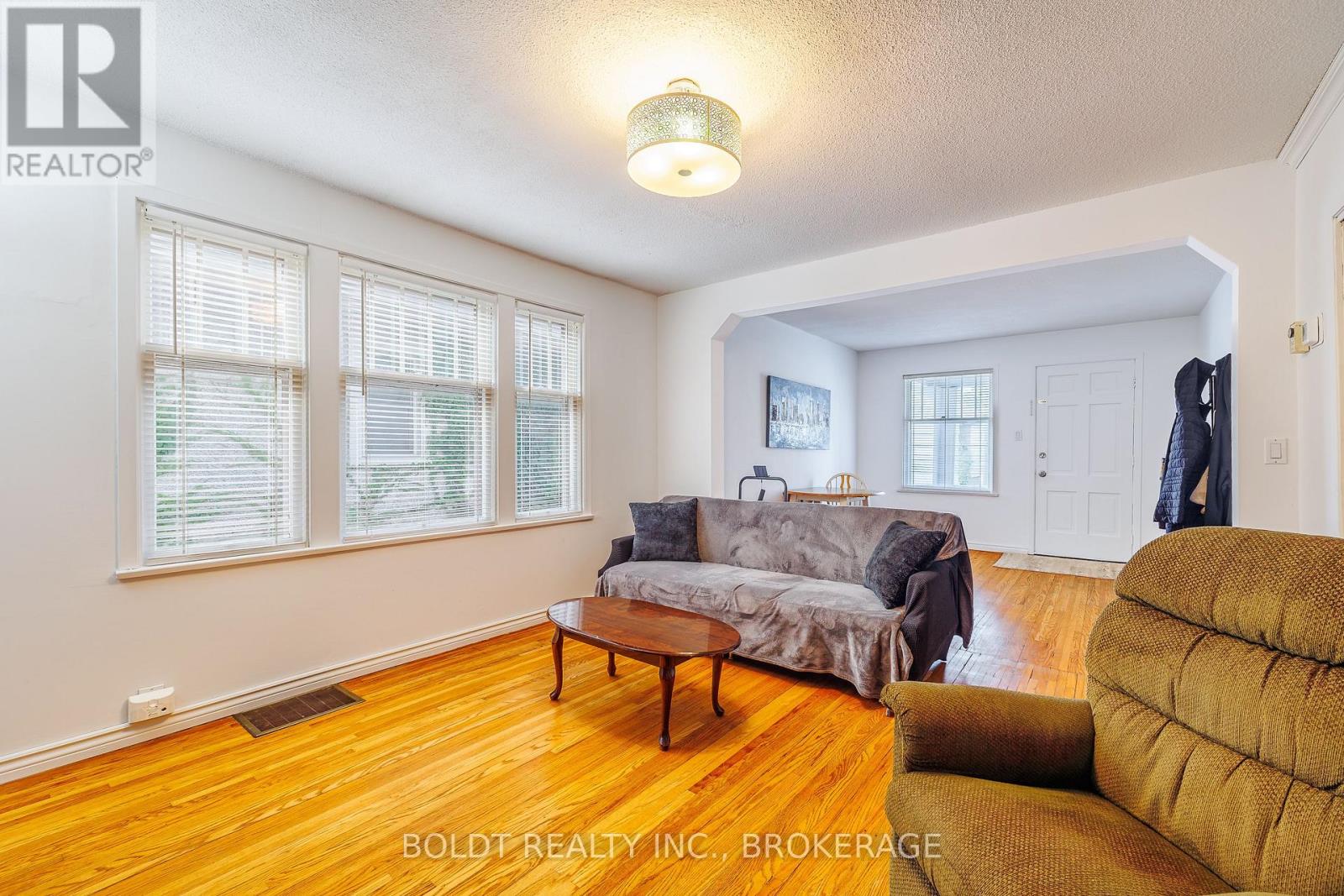 20 STUART AVENUE - Image 4