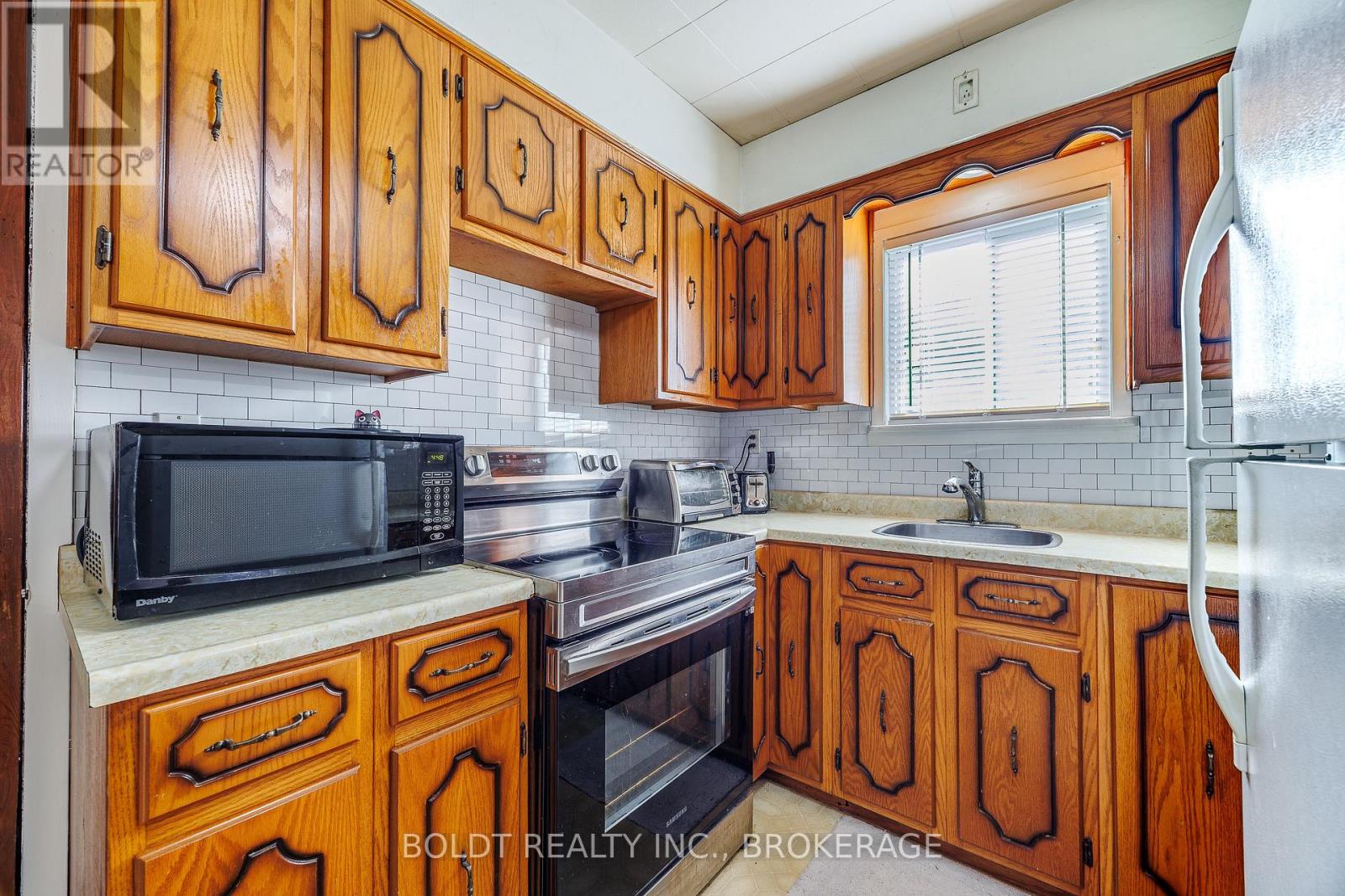 20 STUART AVENUE - Image 6