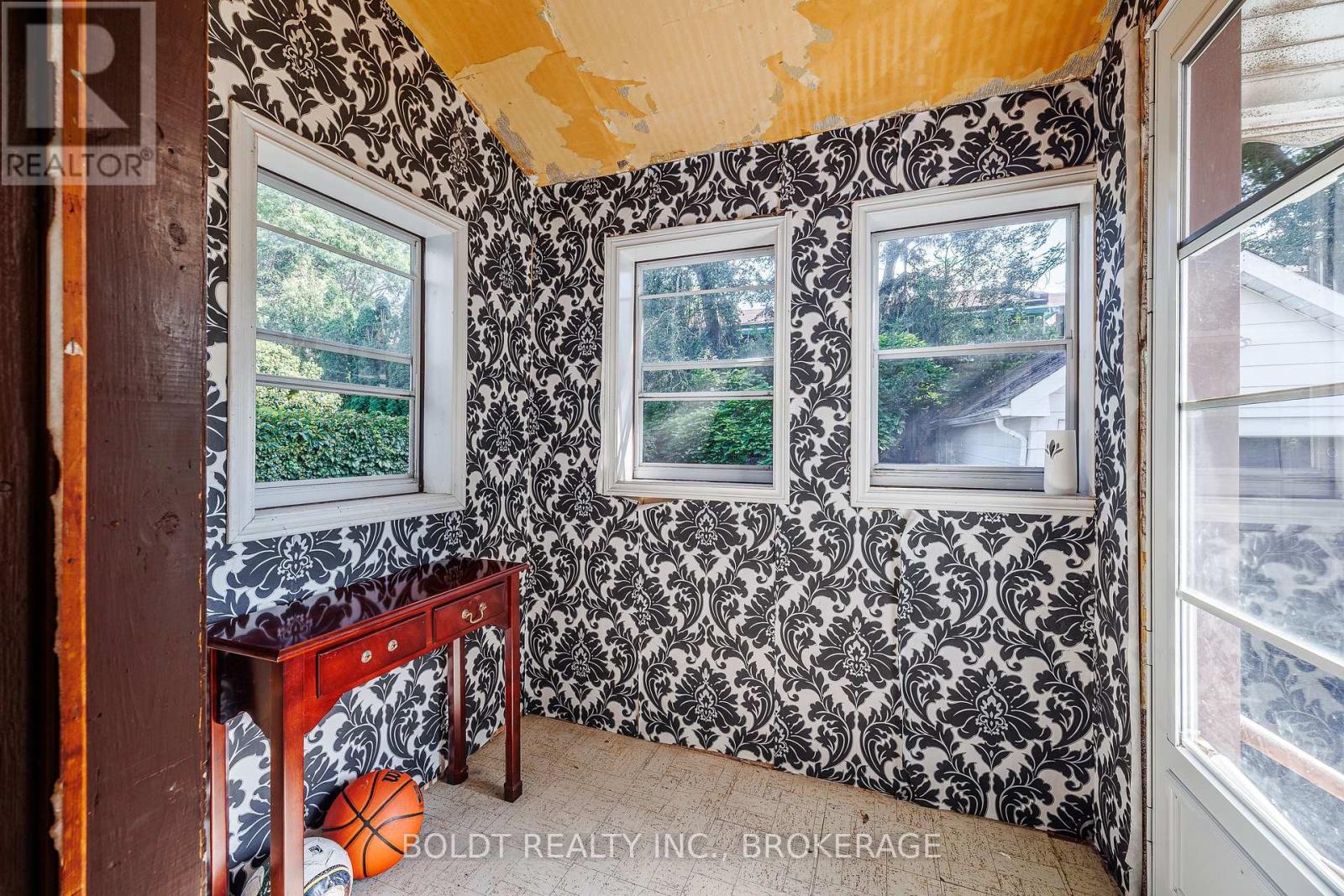 20 STUART AVENUE - Image 7