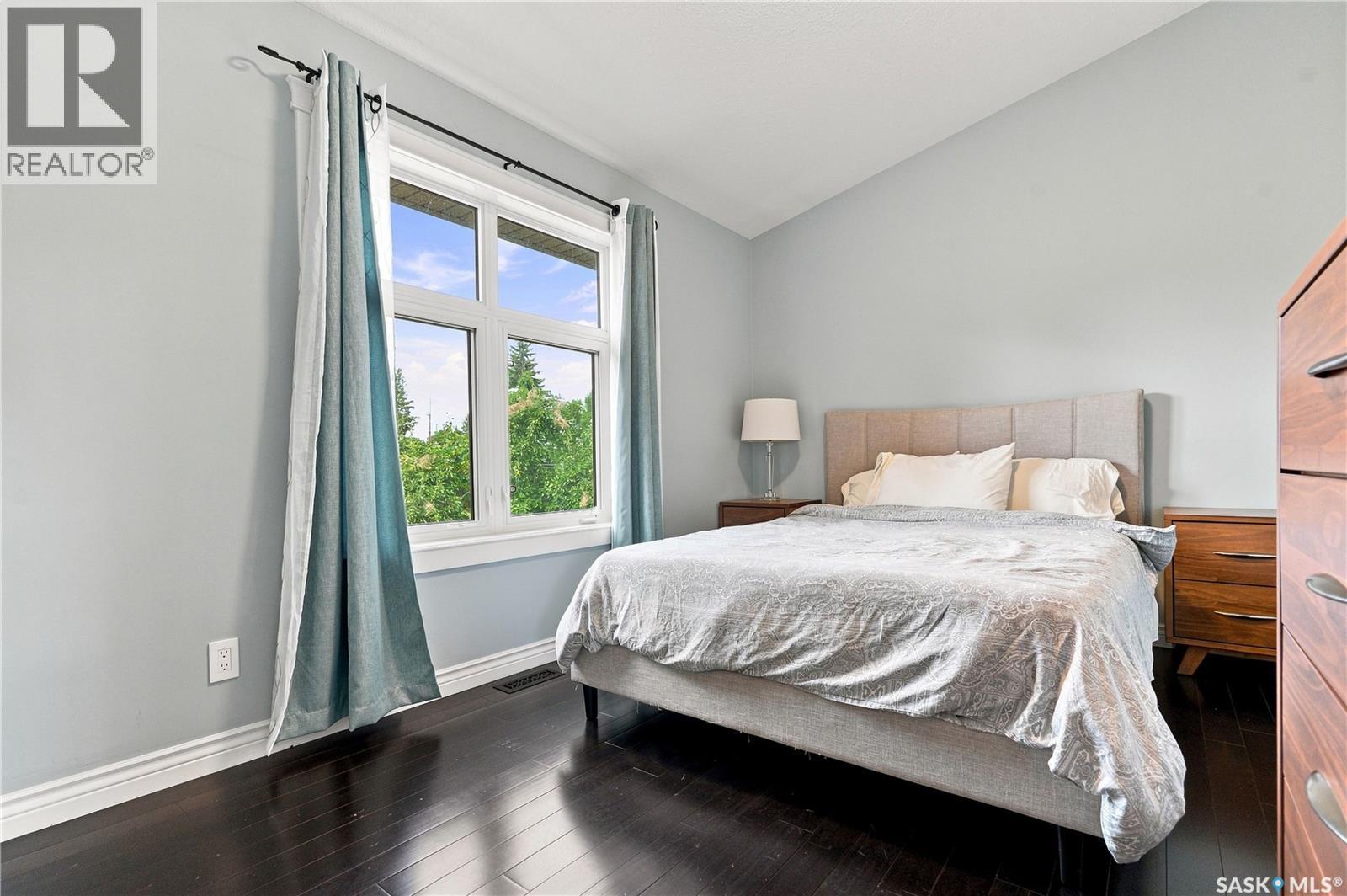 58 Moxon CRESCENT - 36
