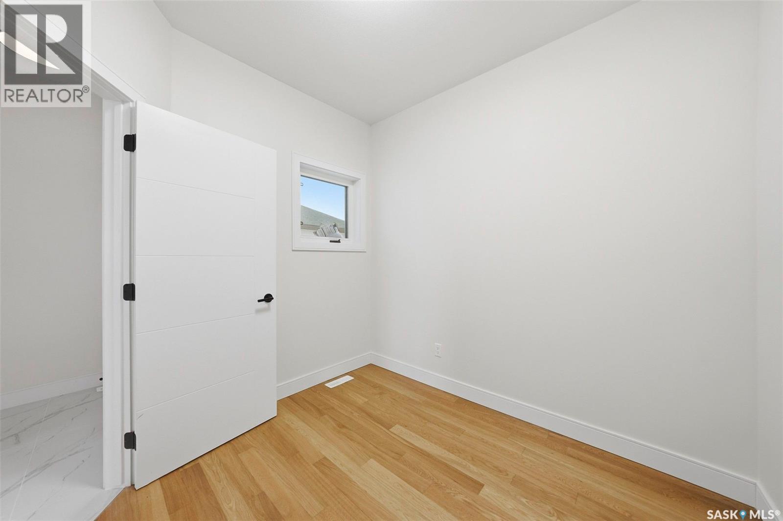 335 Sharma CRESCENT - Image 4