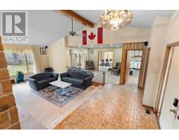 Primary Bedroom - 17940 Airport Road, Caledon, ON L7K2G8 Photo 10