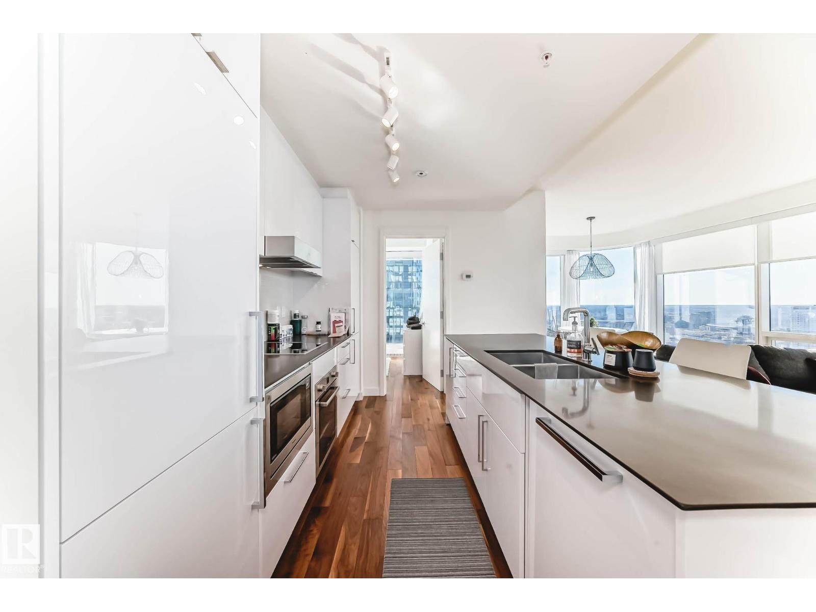 #3710 10360 102 ST NW - 15