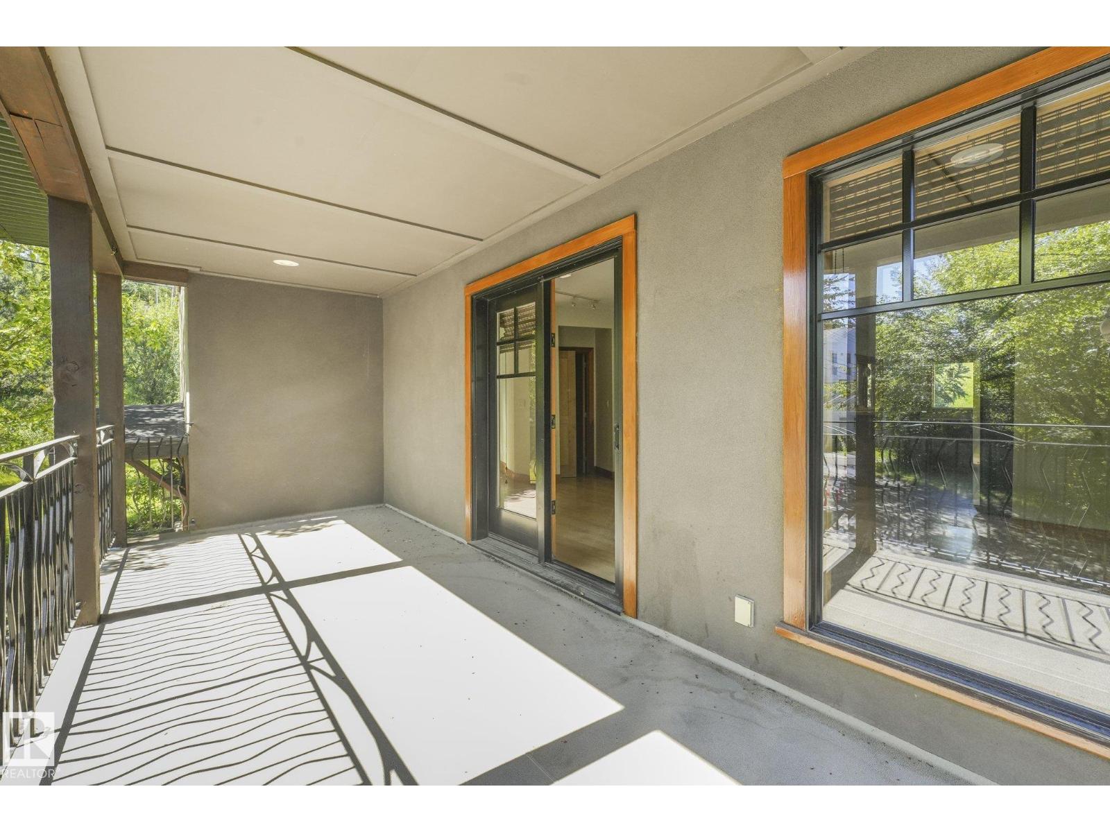 9404 100A AV NW - 16