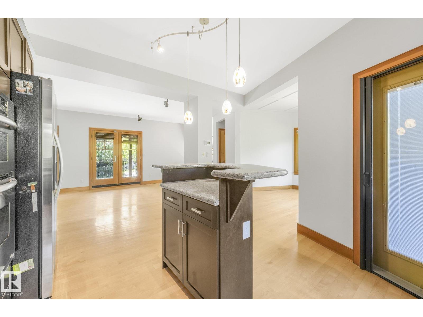 9404 100A AV NW - 30