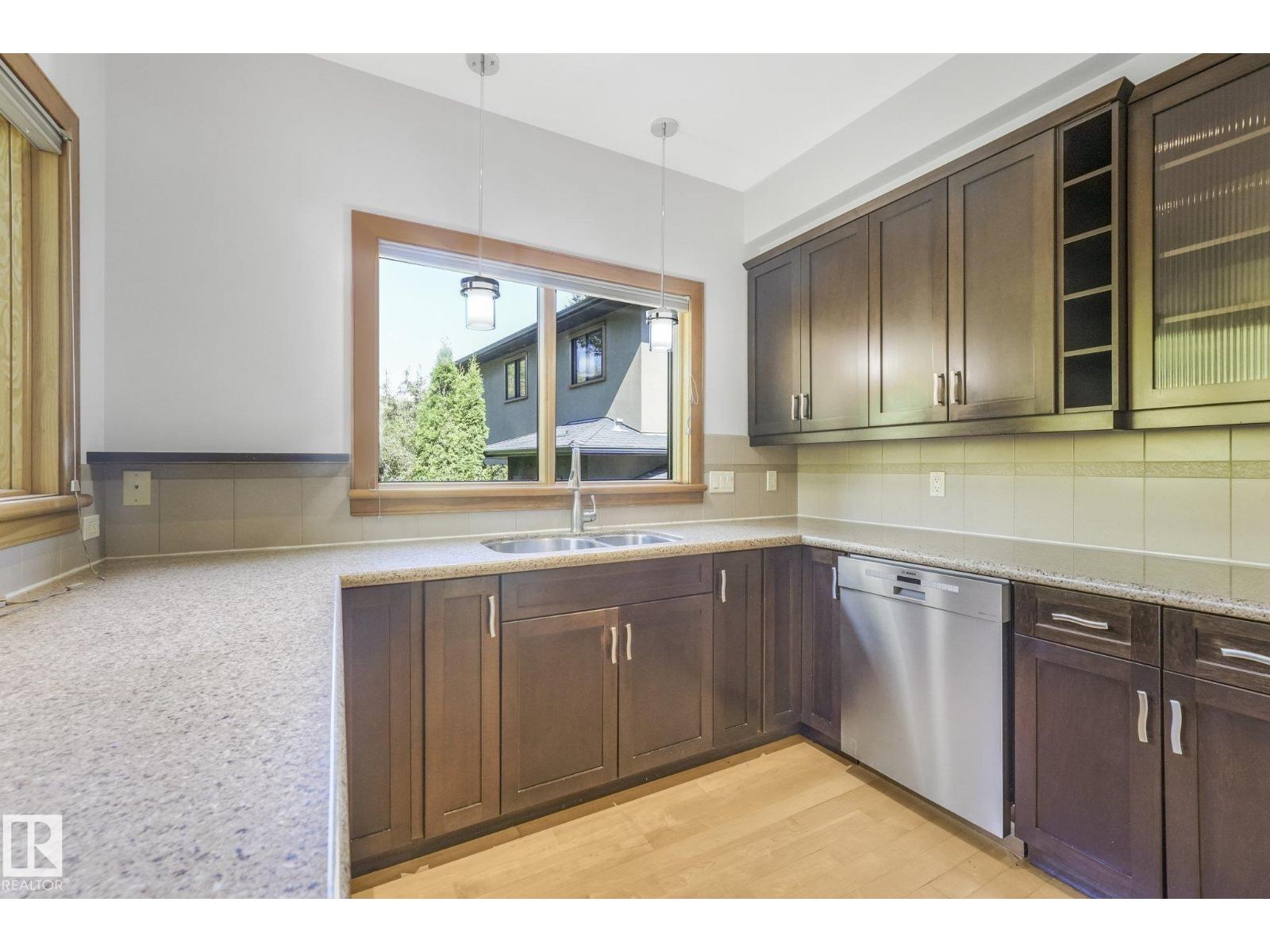 9404 100A AV NW - 34