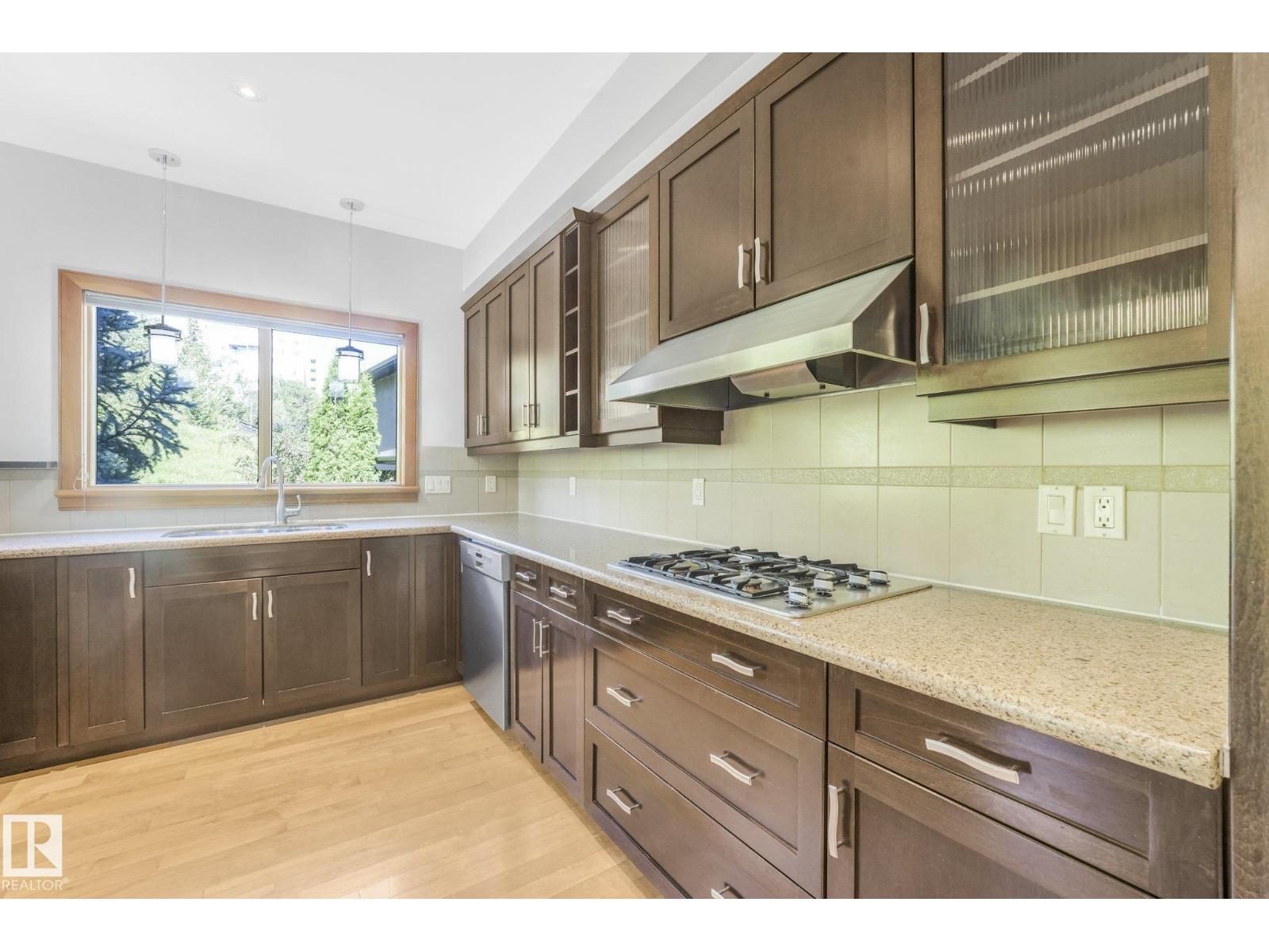 9404 100A AV NW - 32