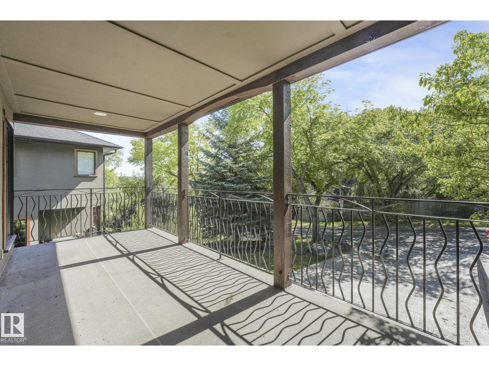 9404 100A AV NW - 18