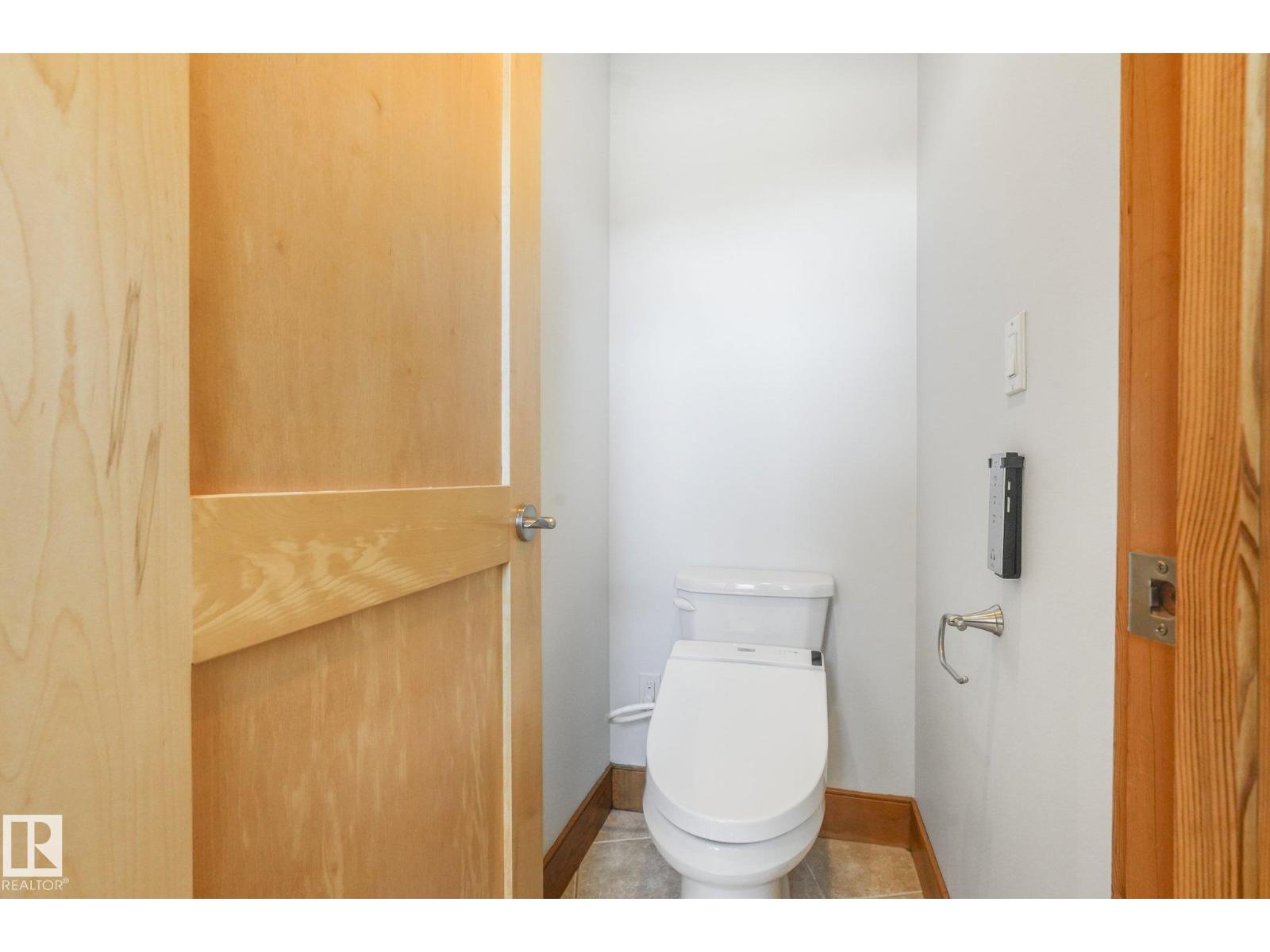 9404 100A AV NW - 58