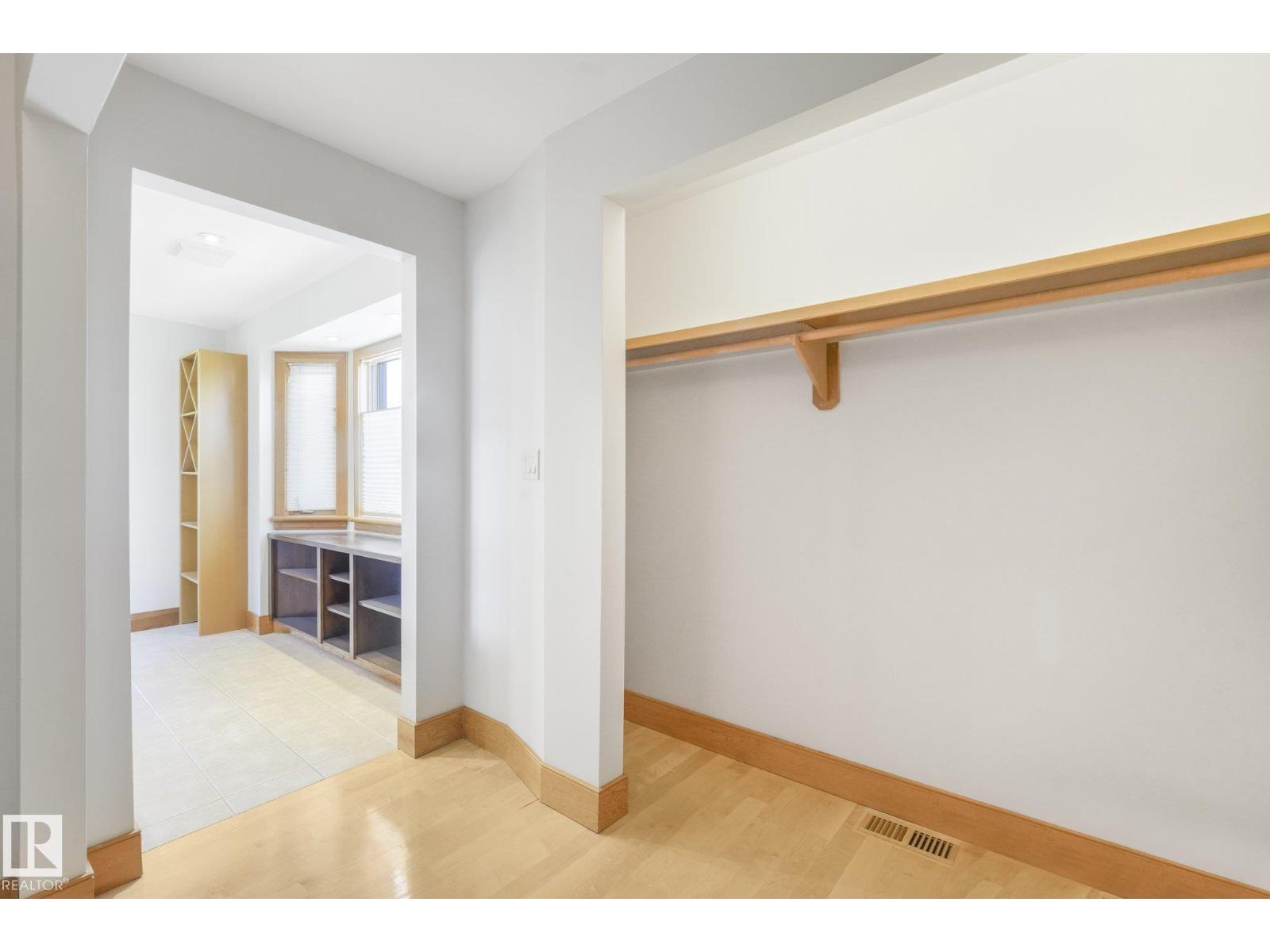 9404 100A AV NW - 60