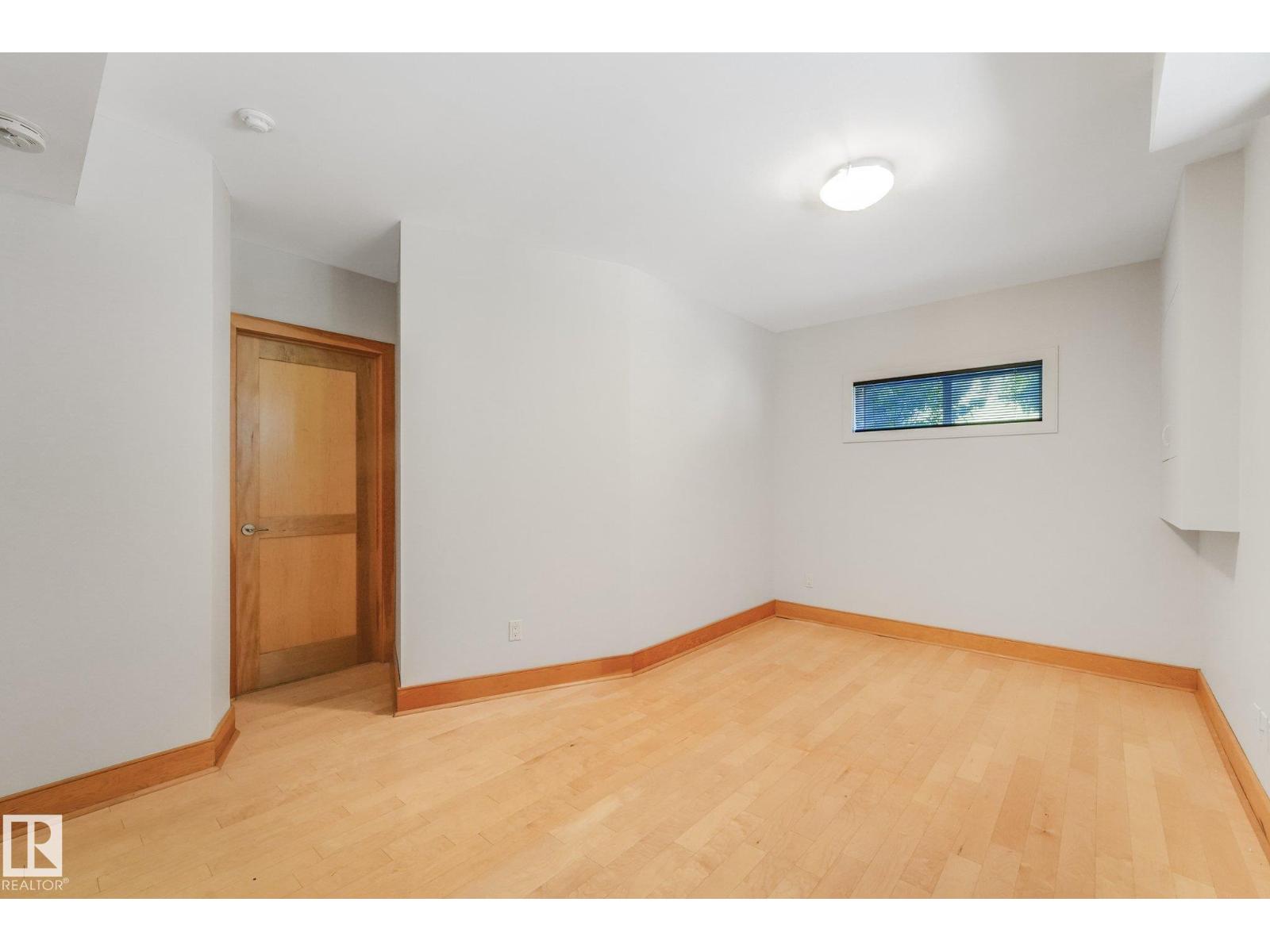 9404 100A AV NW - 65