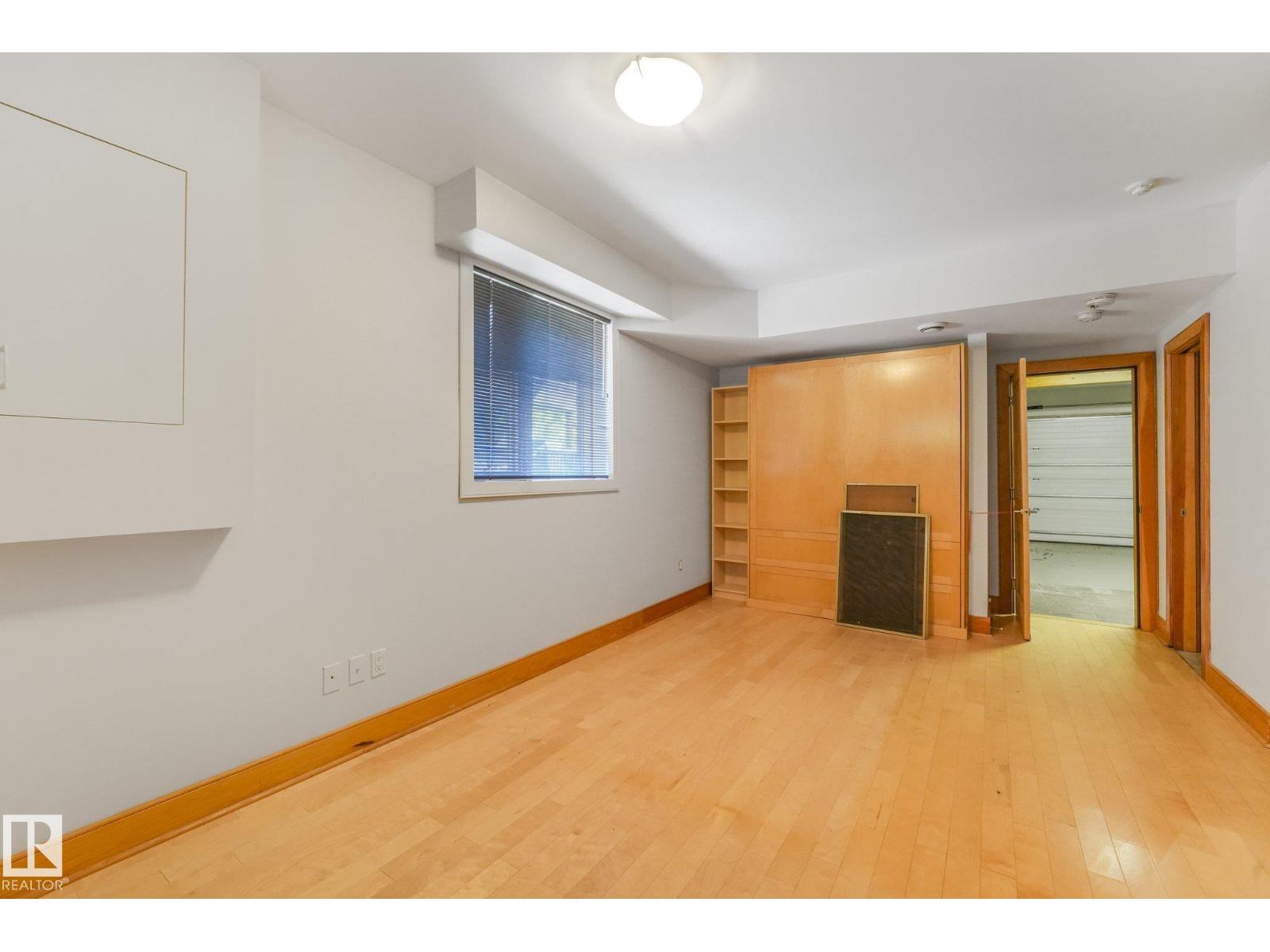 9404 100A AV NW - 67