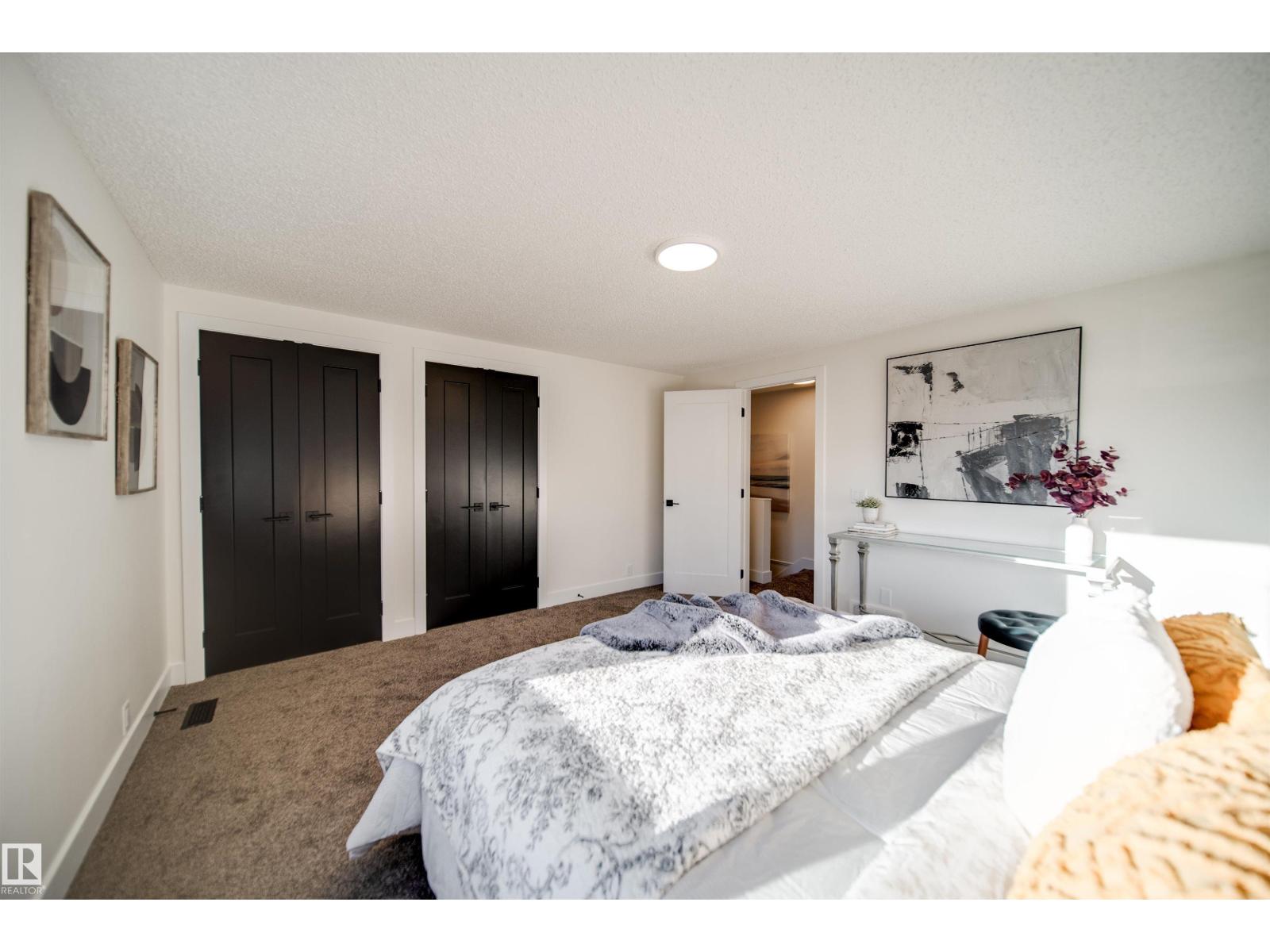 #18 14511 52 ST NW - 22