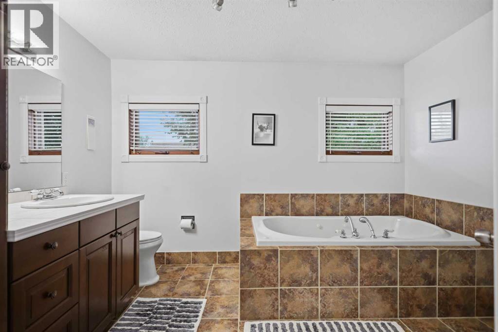 Listing photo – 5526 49 Avenue, Lacombe