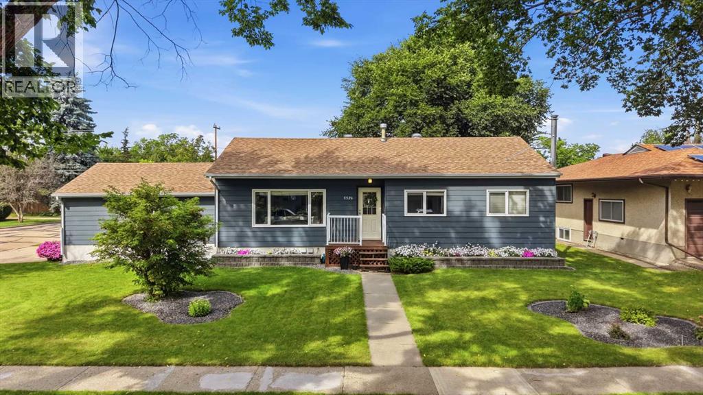 Listing photo – 5526 49 Avenue, Lacombe