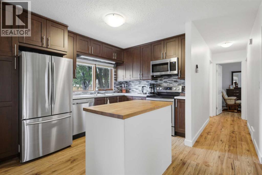 Listing photo – 5526 49 Avenue, Lacombe