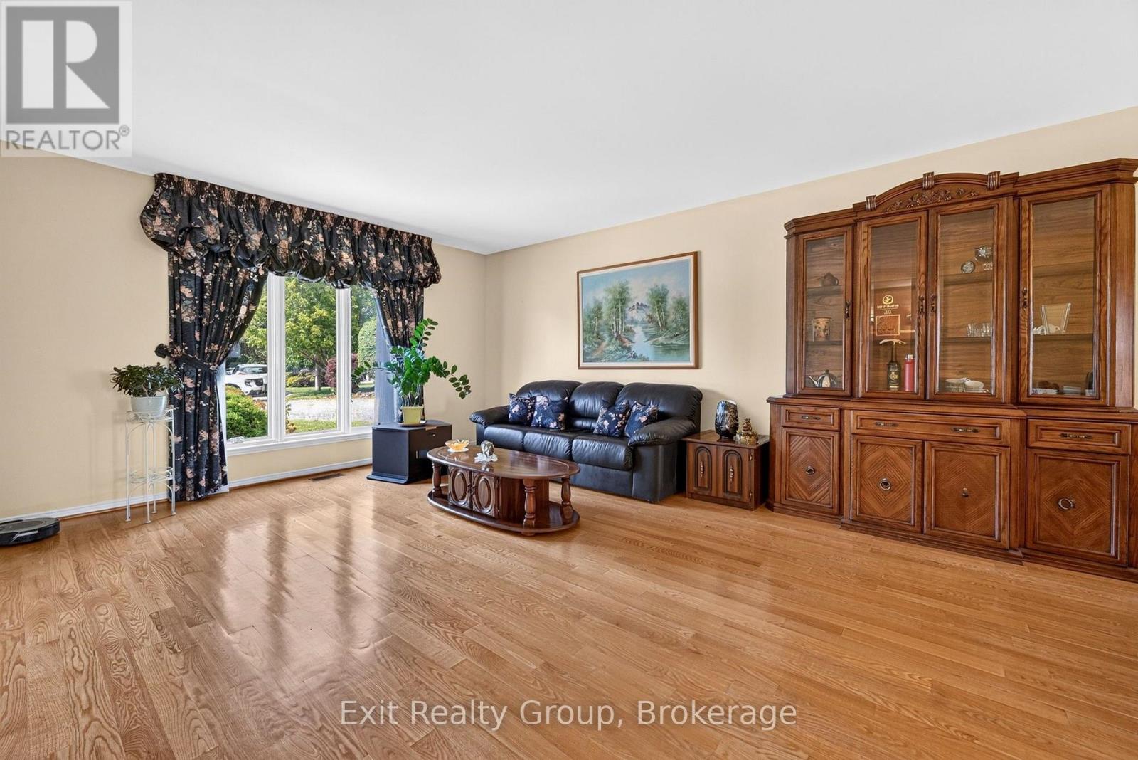 3 FLEMING ROAD - Image 8