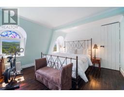 110 Pleasant Street thumbnail 23