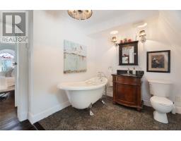 110 Pleasant Street thumbnail 25