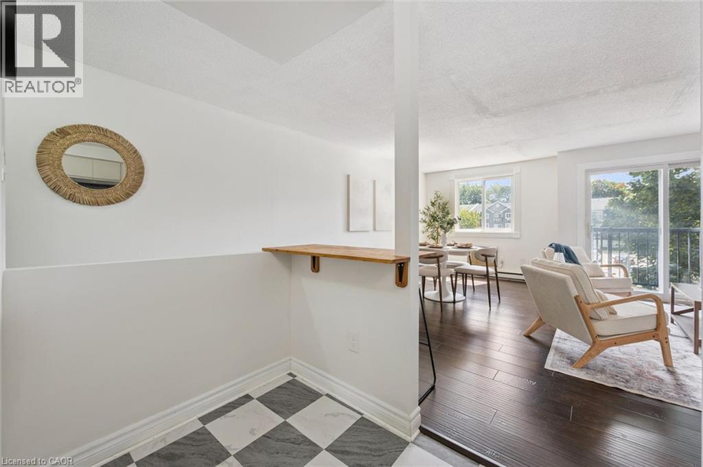 #210 275 EIWO Court - Image 16