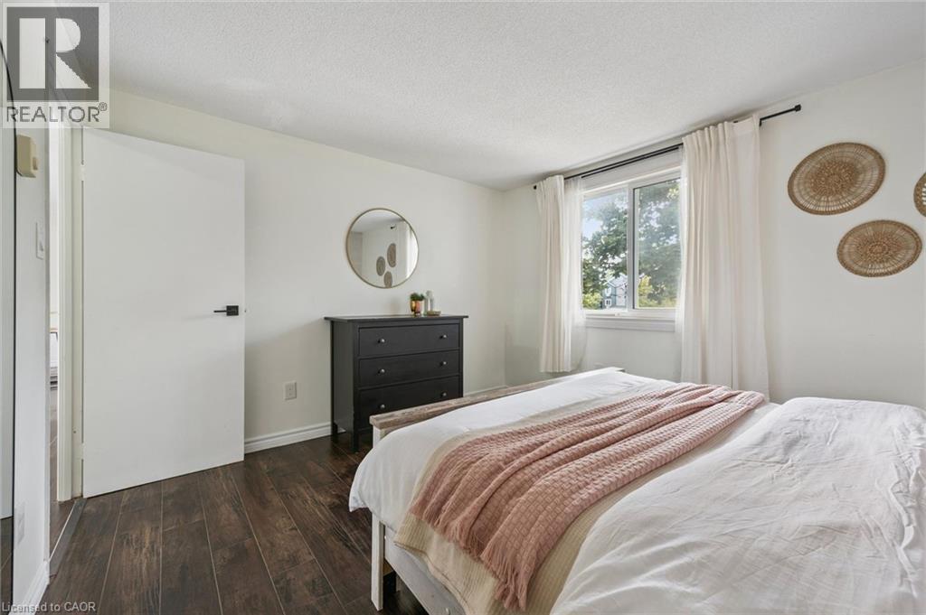#210 275 EIWO Court - Image 22