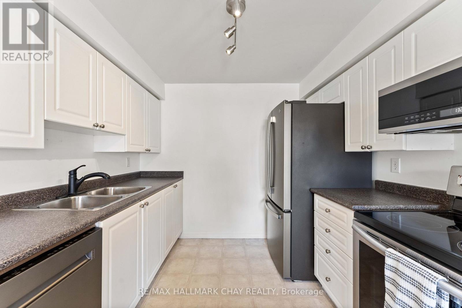 2035 SWAN STREET - Image 12