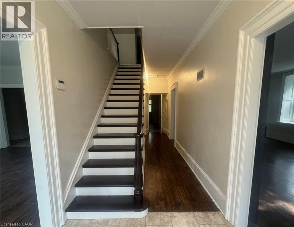 961 DUNDAS Street S — photo 3