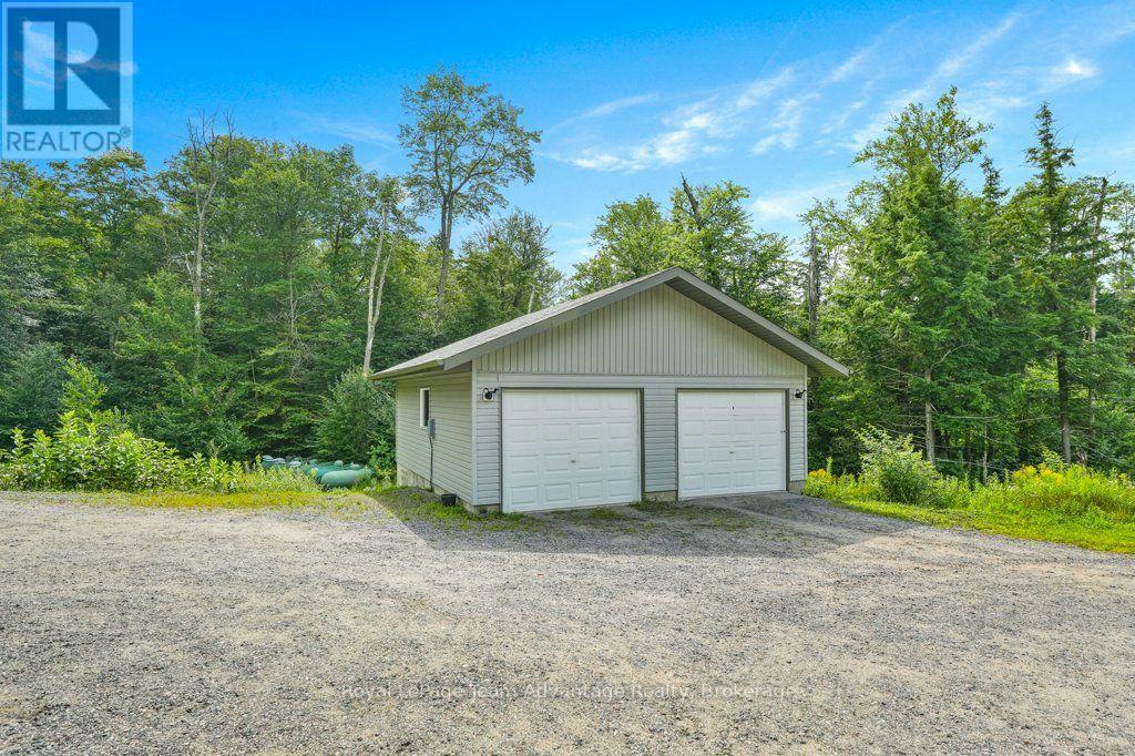 #5 45 SEGUIN PLACE - 37
