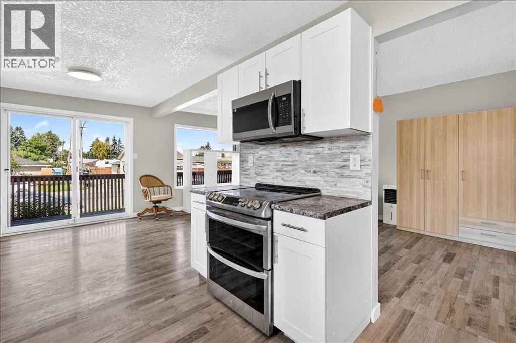 4309 26 Avenue SE - 9