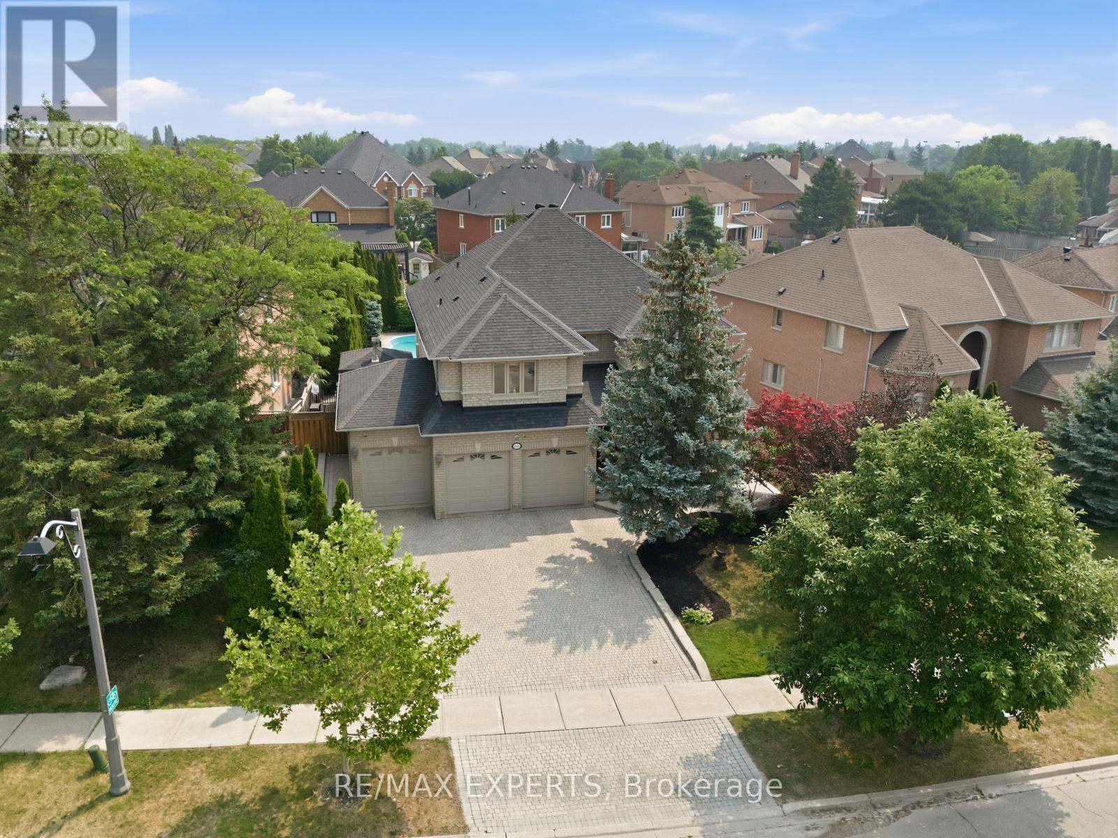 215 VELMAR DRIVE - 2