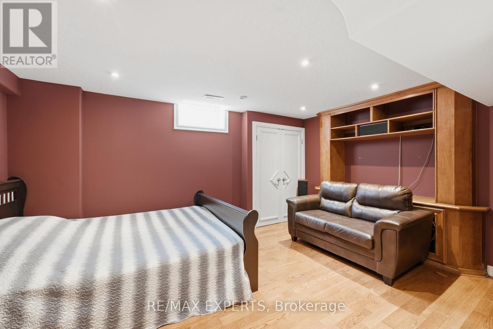 215 VELMAR DRIVE - 35