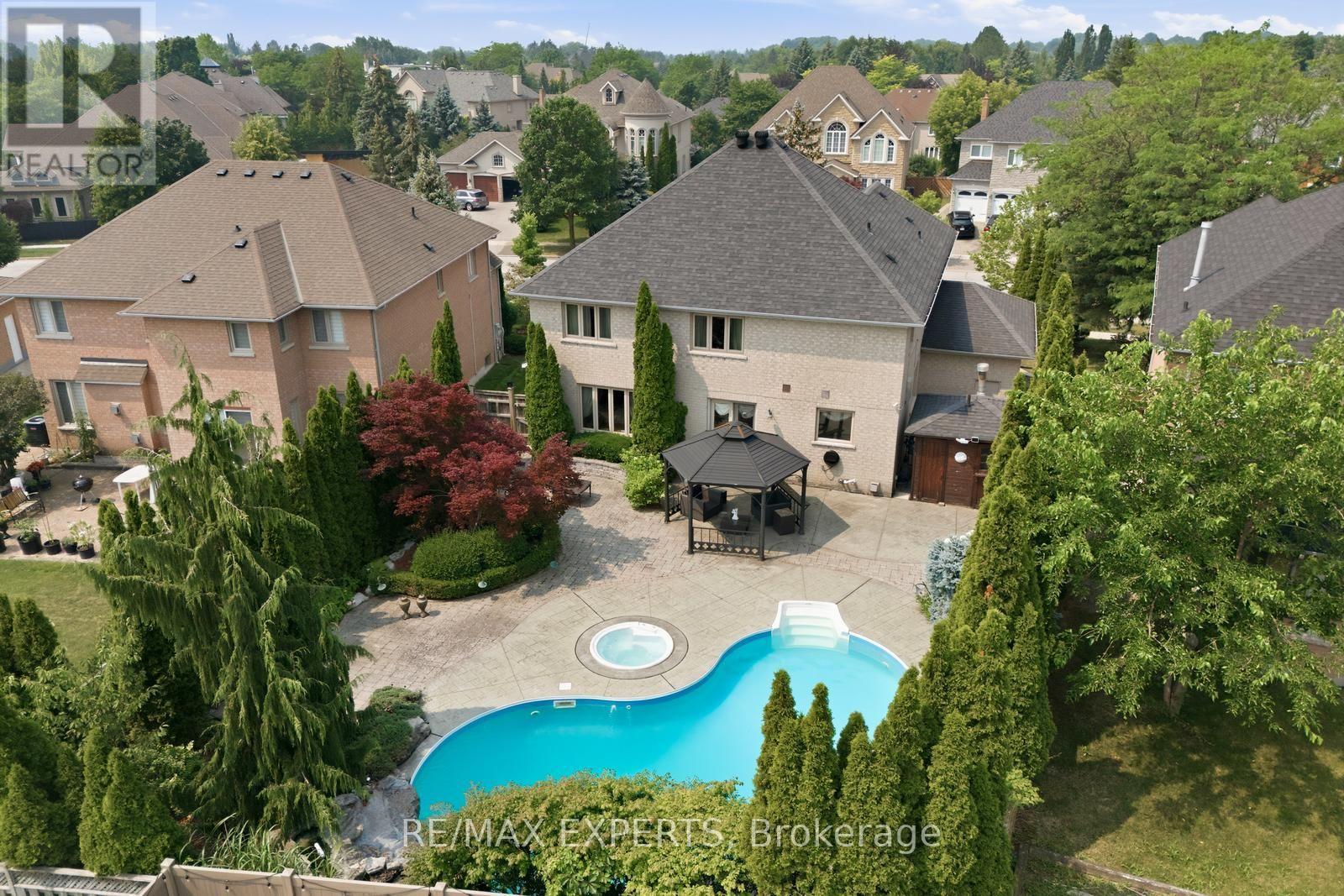 215 VELMAR DRIVE - 43